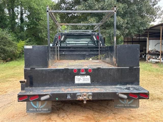Image of Ford F-350 equipment image 3