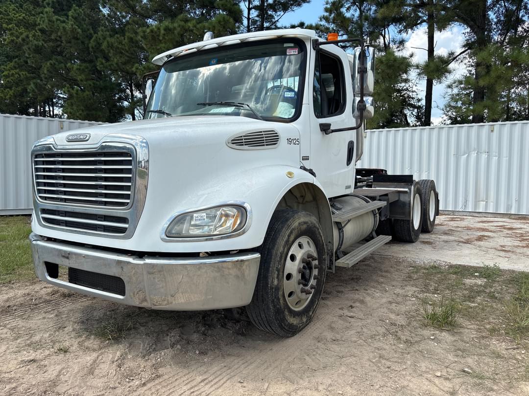 Image of Freightliner M2 Primary image