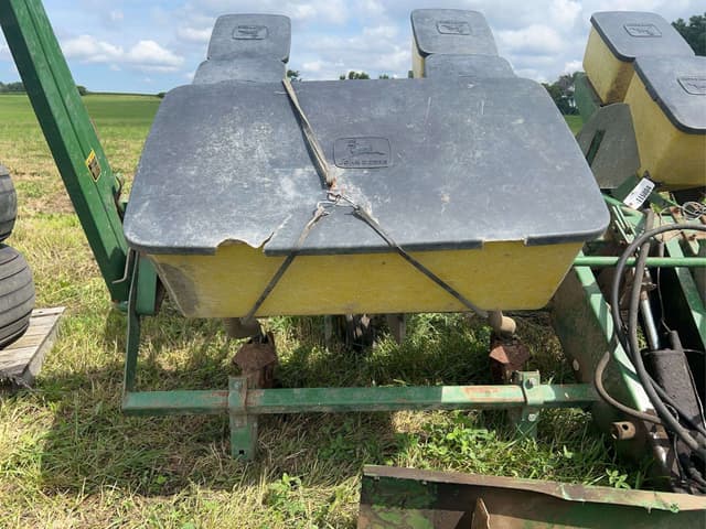 Image of John Deere 7000 equipment image 3