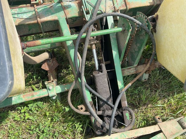 Image of John Deere 7000 equipment image 2
