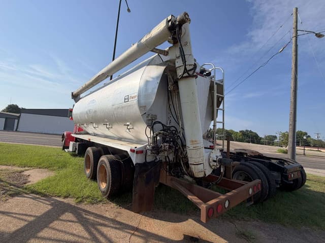 Image of Peterbilt 357 equipment image 2