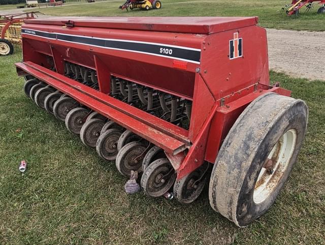 Image of International Harvester 5100 equipment image 2