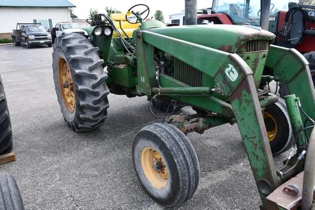 Image of John Deere 3020 equipment image 2