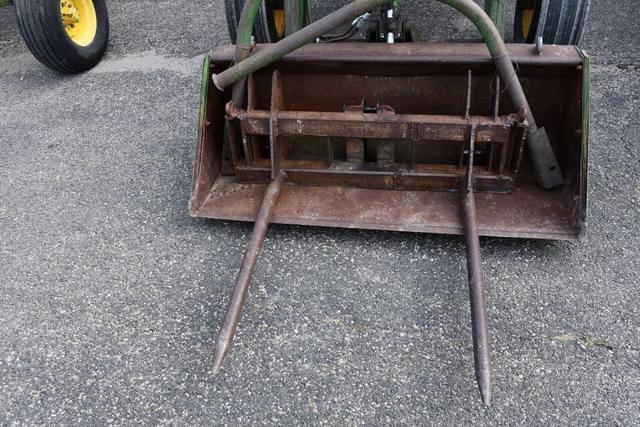 Image of John Deere 3020 equipment image 1