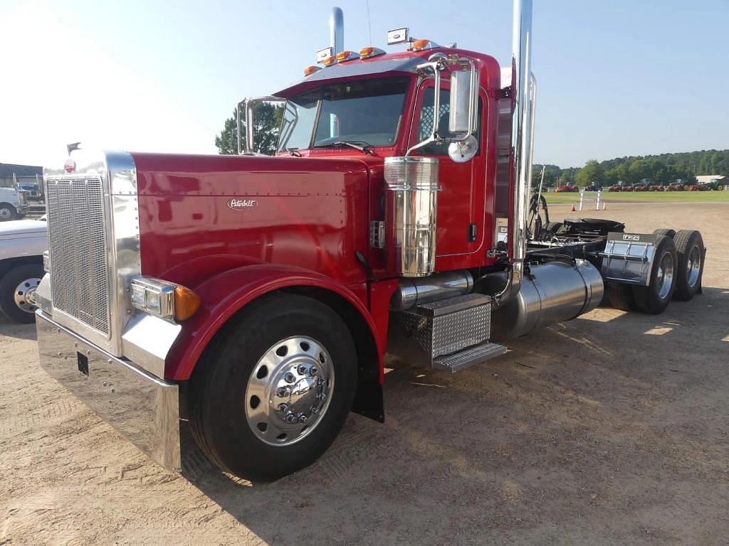 Image of Peterbilt 379 Primary image