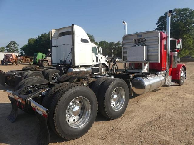 Image of Peterbilt 379 equipment image 2