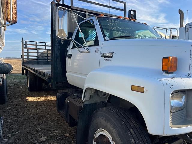 Image of Chevrolet Kodiak equipment image 4