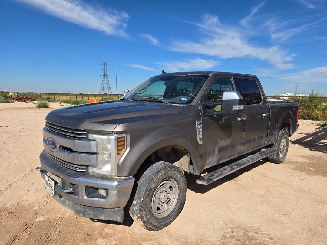 Image of Ford F-250 Primary image