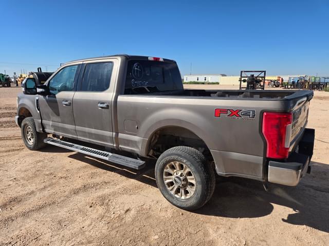 Image of Ford F-250 equipment image 2