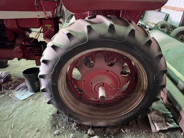 Image of International Harvester 666 equipment image 3