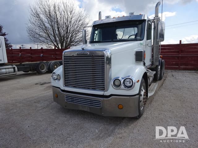 Image of Freightliner Coronado equipment image 2