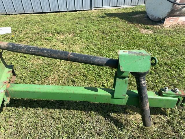 Image of John Deere 336 equipment image 4