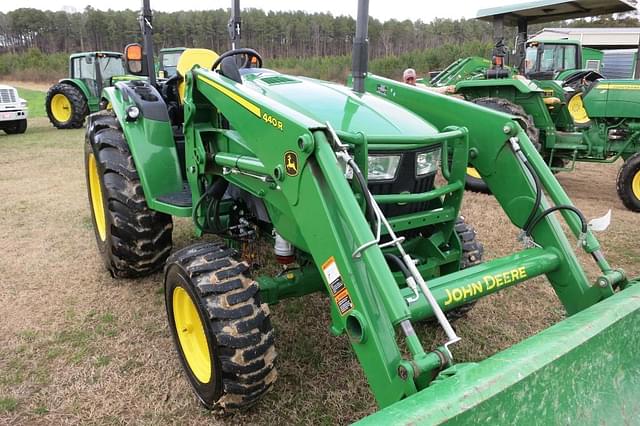 Image of John Deere 4052R equipment image 3