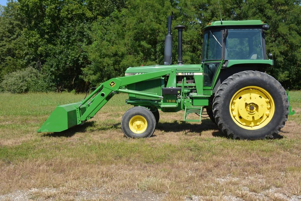 Image of John Deere 158 Image 1