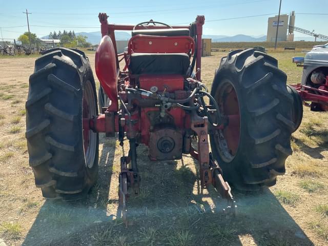 Image of International Harvester 300 equipment image 4