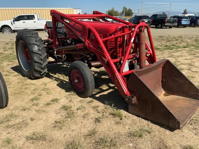 Image of International Harvester 300 equipment image 2