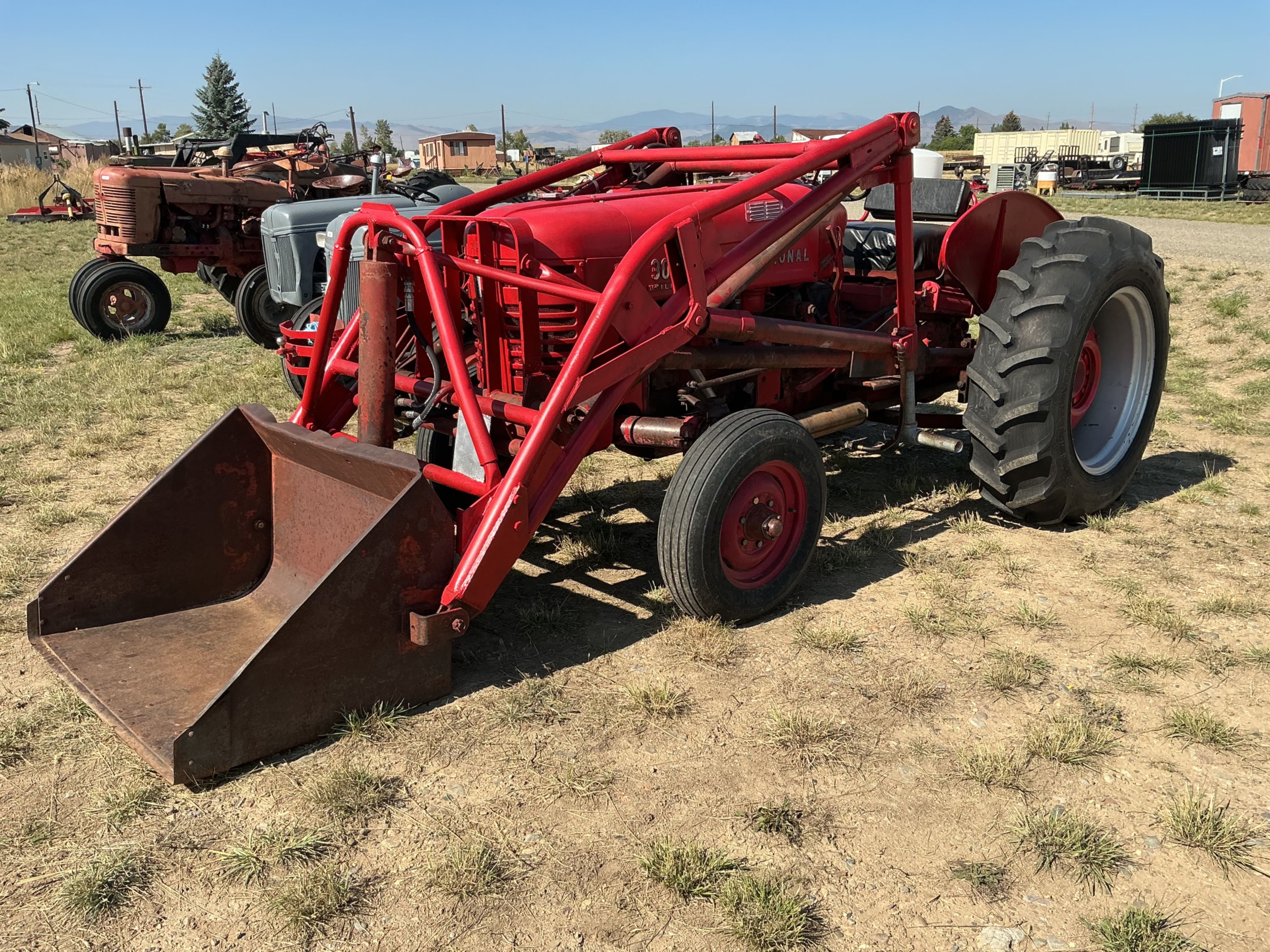 Main image International Harvester 300