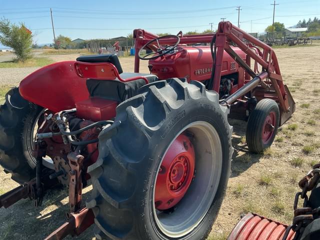 Image of International Harvester 300 equipment image 3
