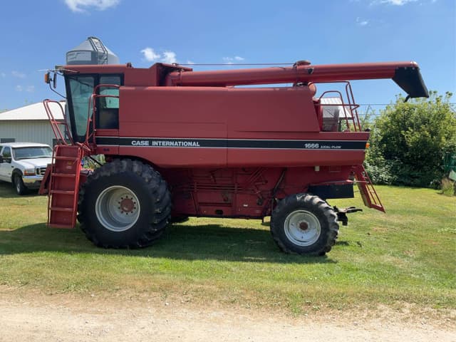Image of Case IH 1666 equipment image 2