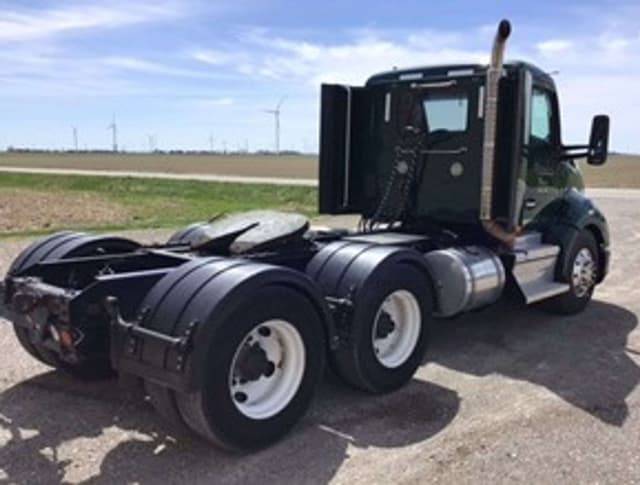 Image of Kenworth T680 equipment image 4