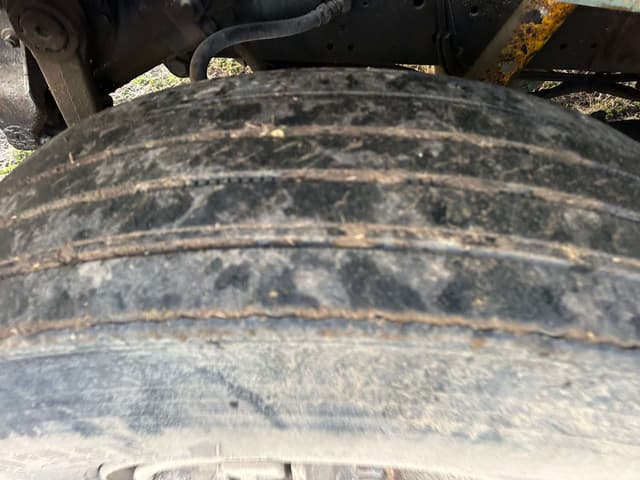 Image of International 4700 equipment image 4