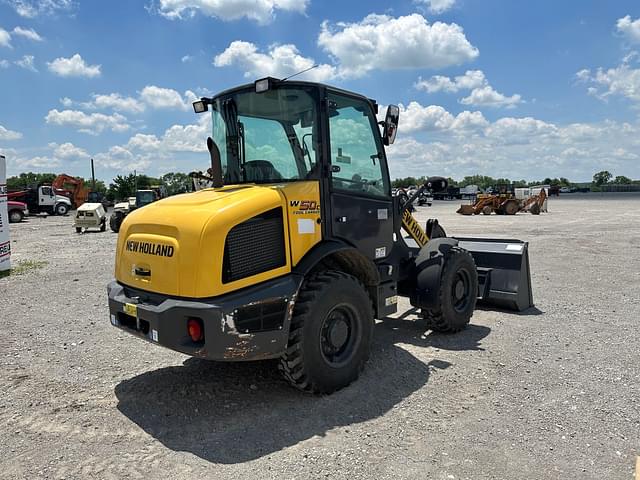 Image of New Holland W50C equipment image 4