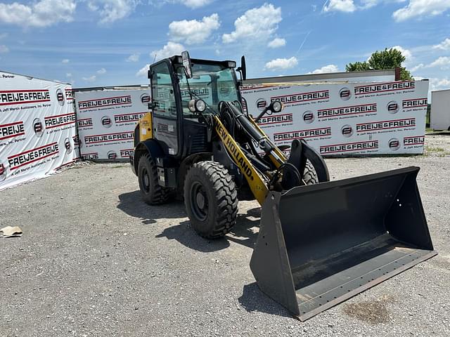 Image of New Holland W50C equipment image 2