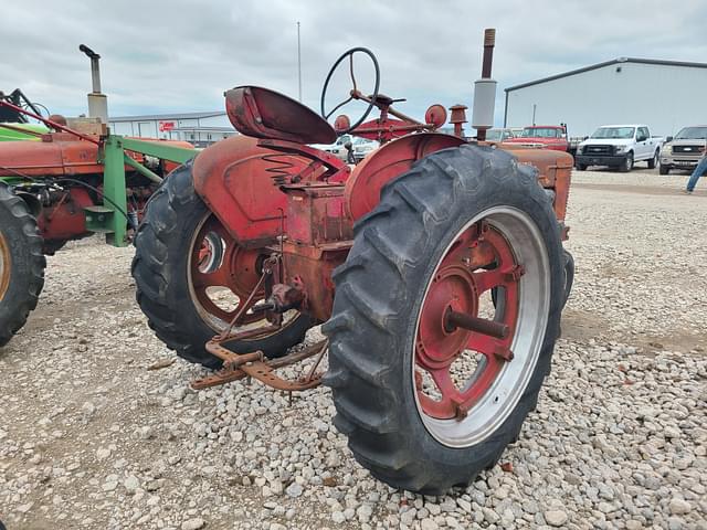 Image of Farmall Super H equipment image 2