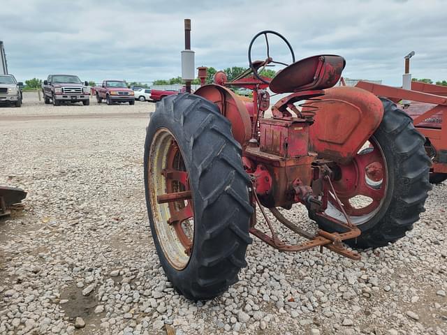 Image of Farmall Super H equipment image 3
