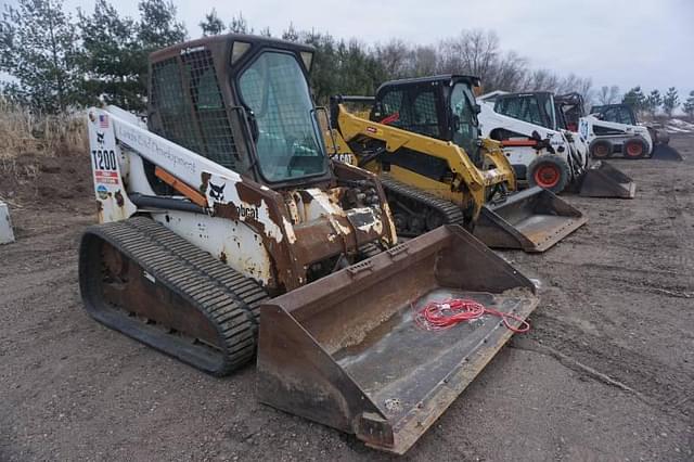 Image of Bobcat T200 equipment image 4