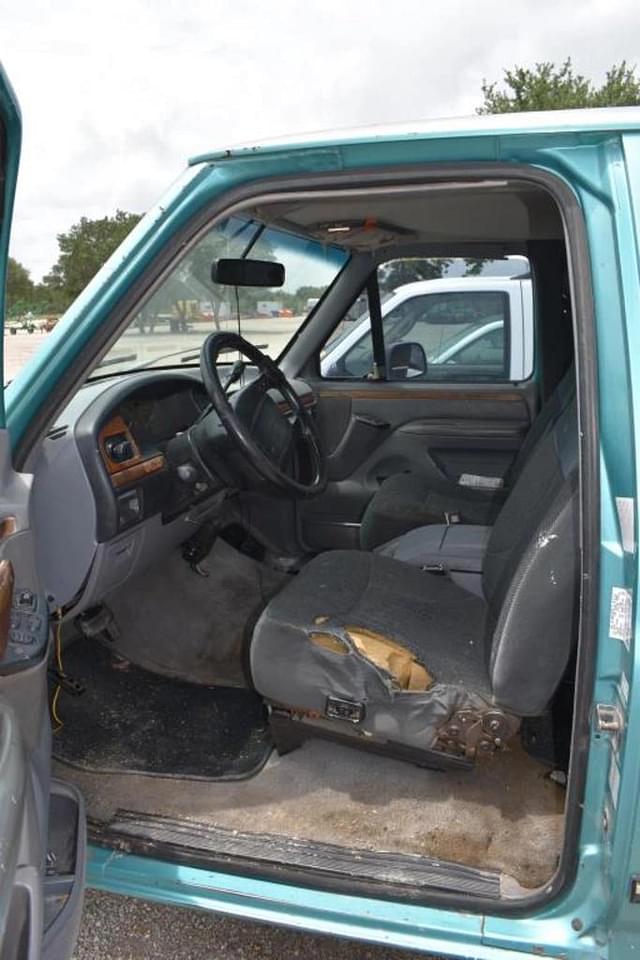 Image of Ford F-150 equipment image 4