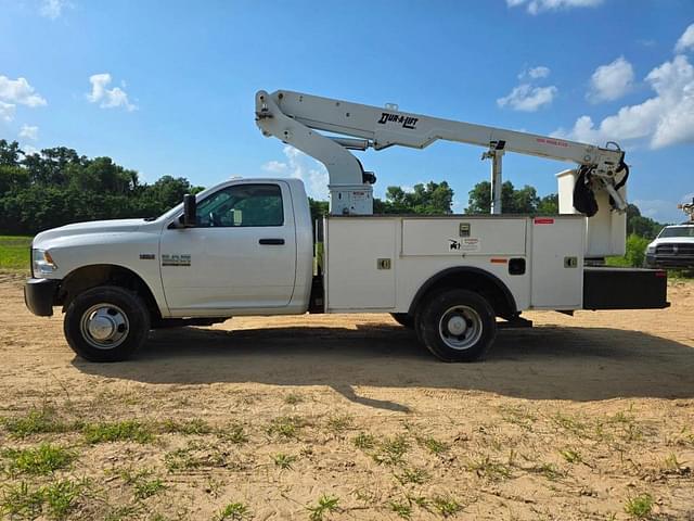 Image of Dodge Ram 3500 equipment image 2