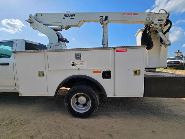 Image of Dodge Ram 3500 equipment image 4