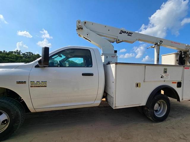 Image of Dodge Ram 3500 equipment image 3
