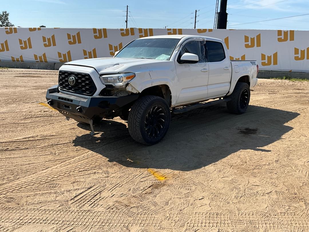 Image of Toyota Tacoma Primary image