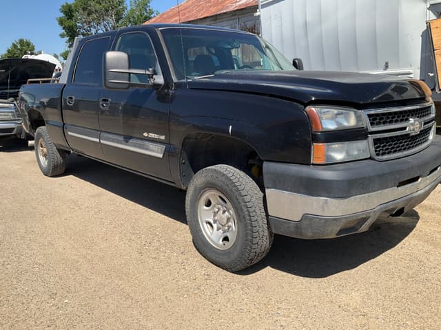 Image of Chevrolet 2500HD equipment image 2