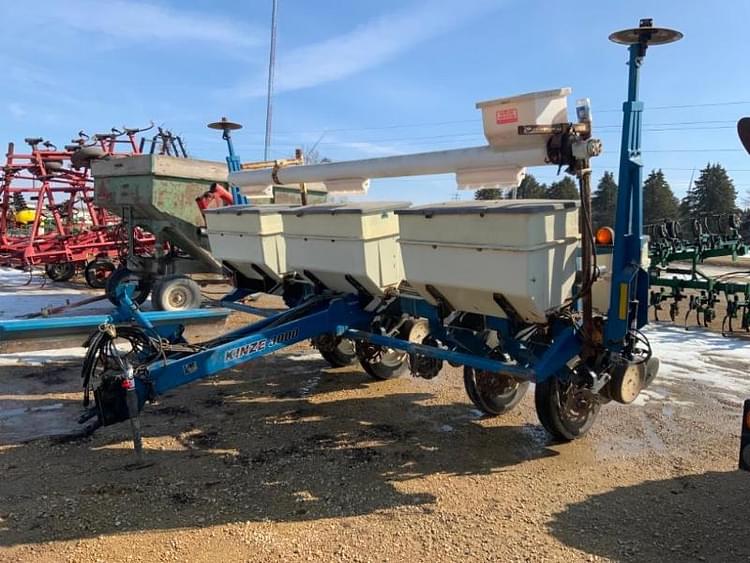 Kinze 3000 Planting Planters for Sale Tractor Zoom