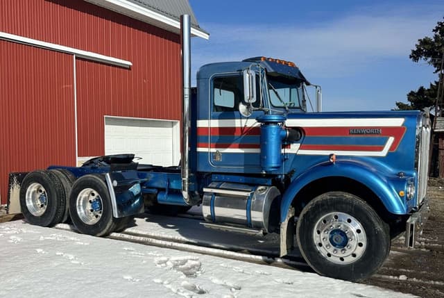 Image of Kenworth W900A equipment image 2