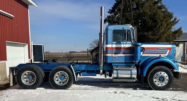 Image of Kenworth W900A equipment image 3