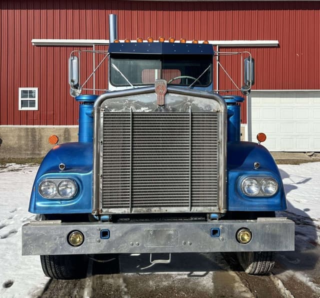 Image of Kenworth W900A equipment image 1