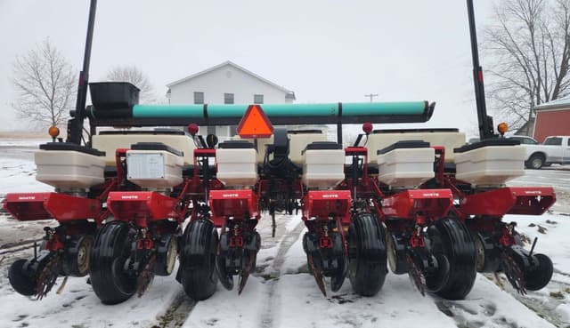 Image of White 6100 equipment image 3