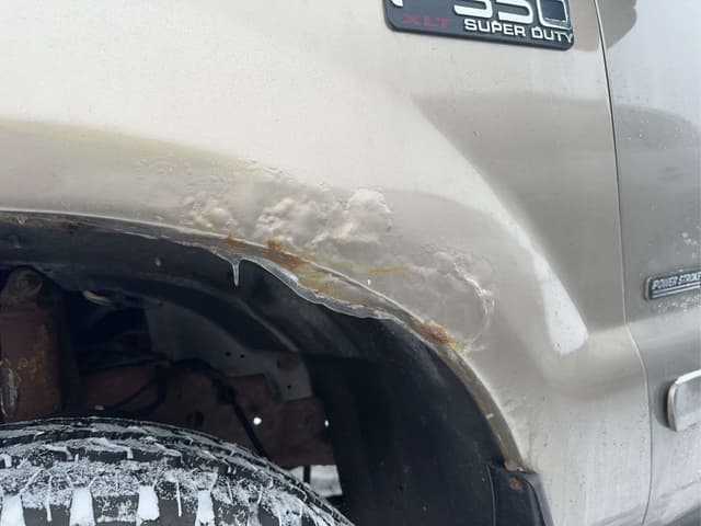 Image of Ford F-350 equipment image 4