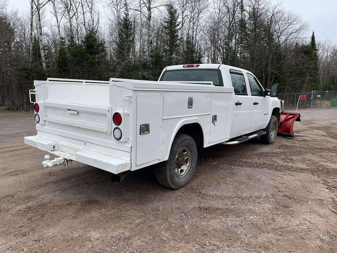 Image of Chevrolet 3500HD Primary image