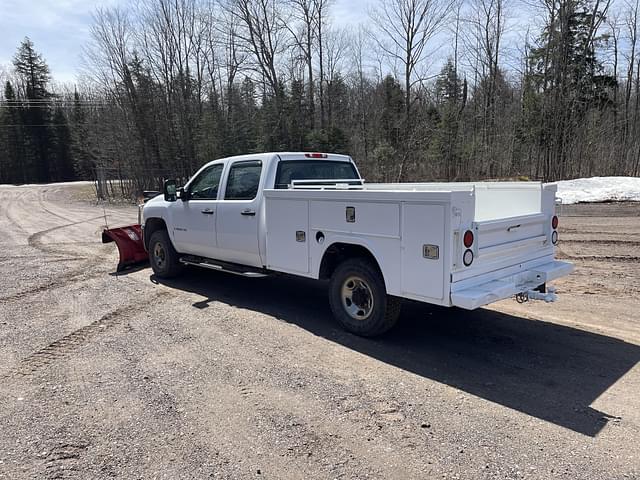 Image of Chevrolet 3500HD equipment image 2