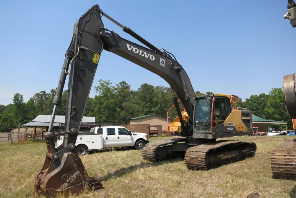 Volvo EC300EL Equipment Image0