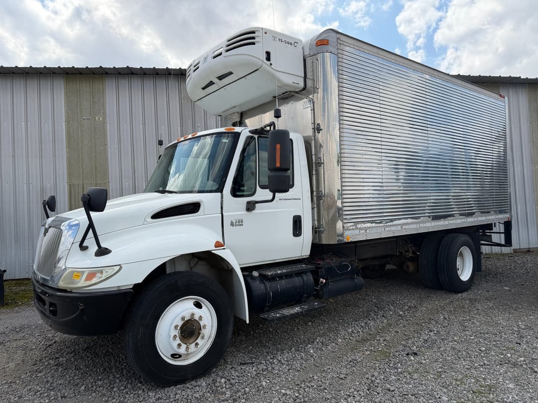 Image of International 4300 SBA Primary image