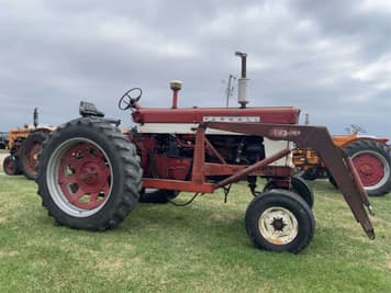 Main image Farmall 560