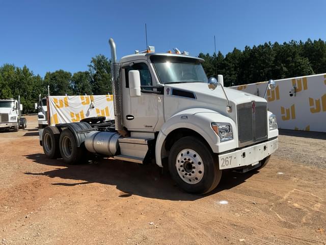 Image of Kenworth T880 equipment image 2