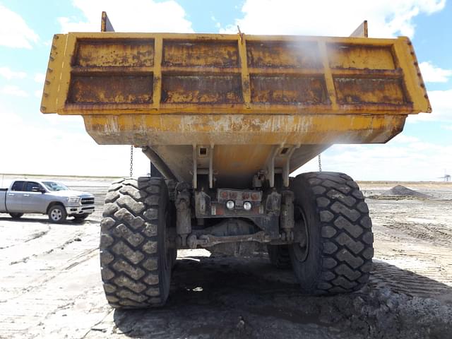 Image of Komatsu HM400-3 equipment image 4