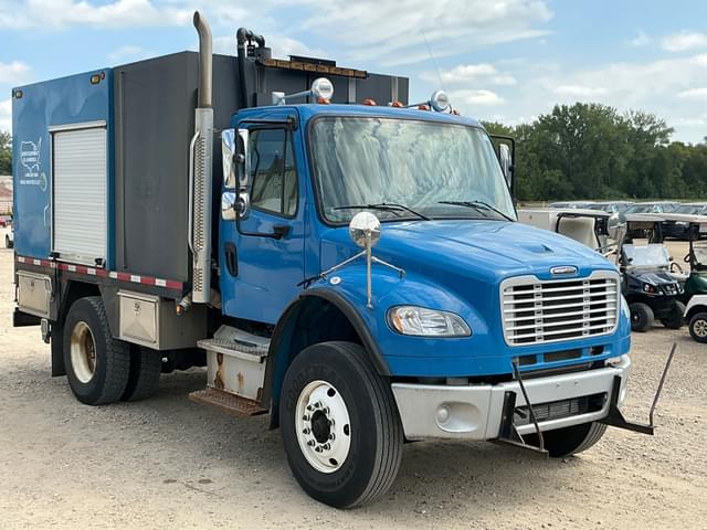Image of Freightliner M2 equipment image 2